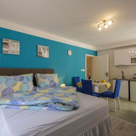 Apartment Filomena In The Center Komiža Extérieur photo