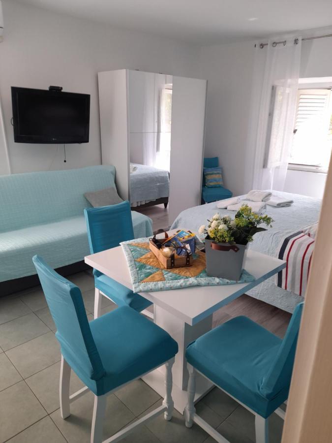 Apartment Filomena In The Center Komiža Extérieur photo
